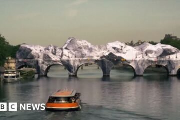 Timelapse footage shows giant ‘cave’ inflated over Paris bridge