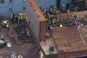 Staten Island shipyard explosion, fire leaves 1 dead, over 30 hurt