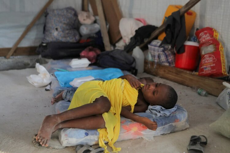 Hundreds displaced, medical services suspended amid gang violence in Haiti | Conflict News