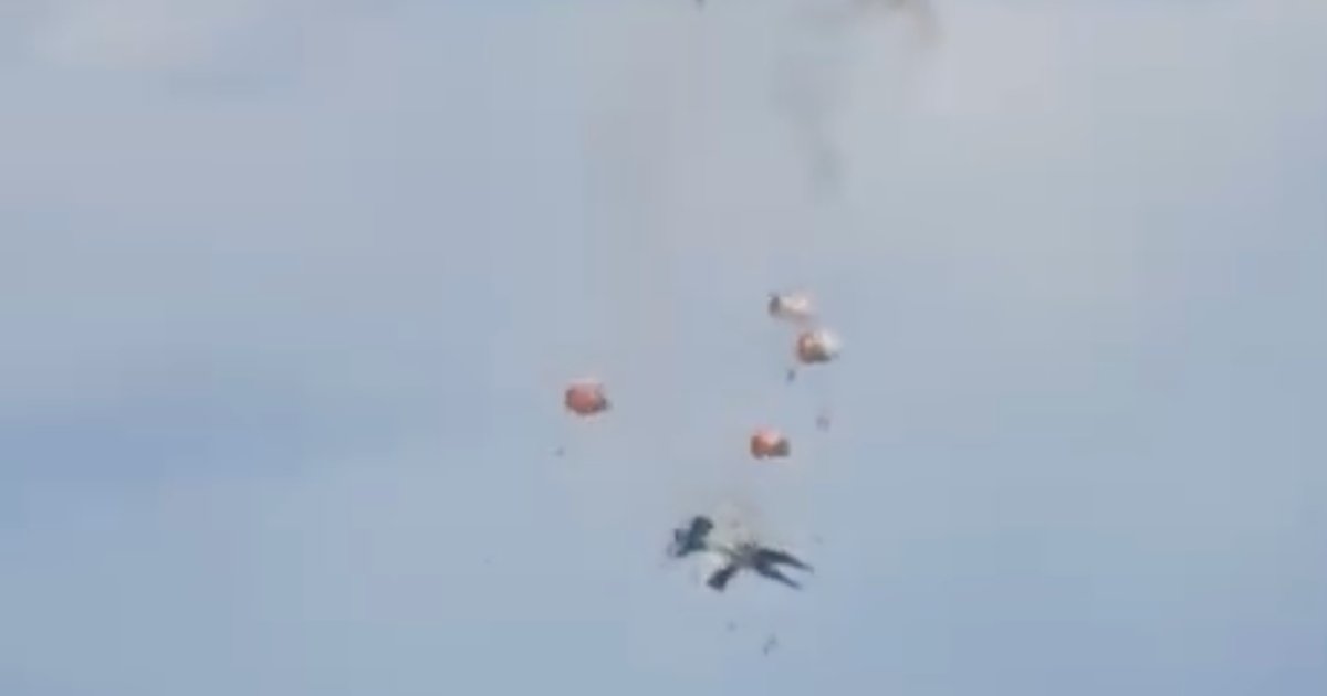Fighter jets crash in midair during air show at Idaho Air Force base, crew eject safely: “A lot of luck involved”